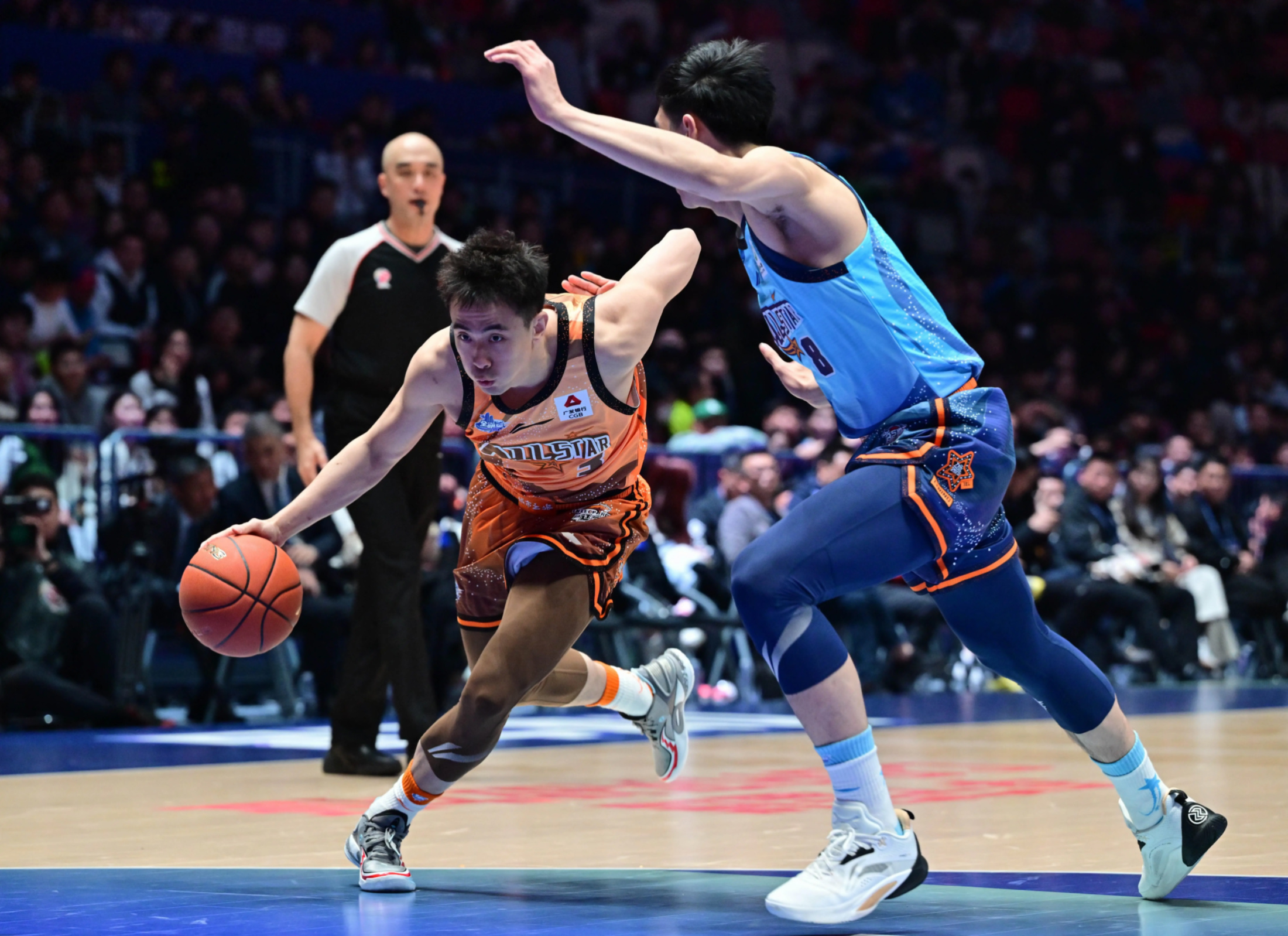 赛地聚焦——CBA常规赛冲刺阶段热度飙升,巴塞罗那临场应变,目标明确,高层口径保持一致 赛地聚焦——CBA常规赛冲刺阶段热度飙升,巴塞罗那临场应变,目标明确,高层口径保持一致