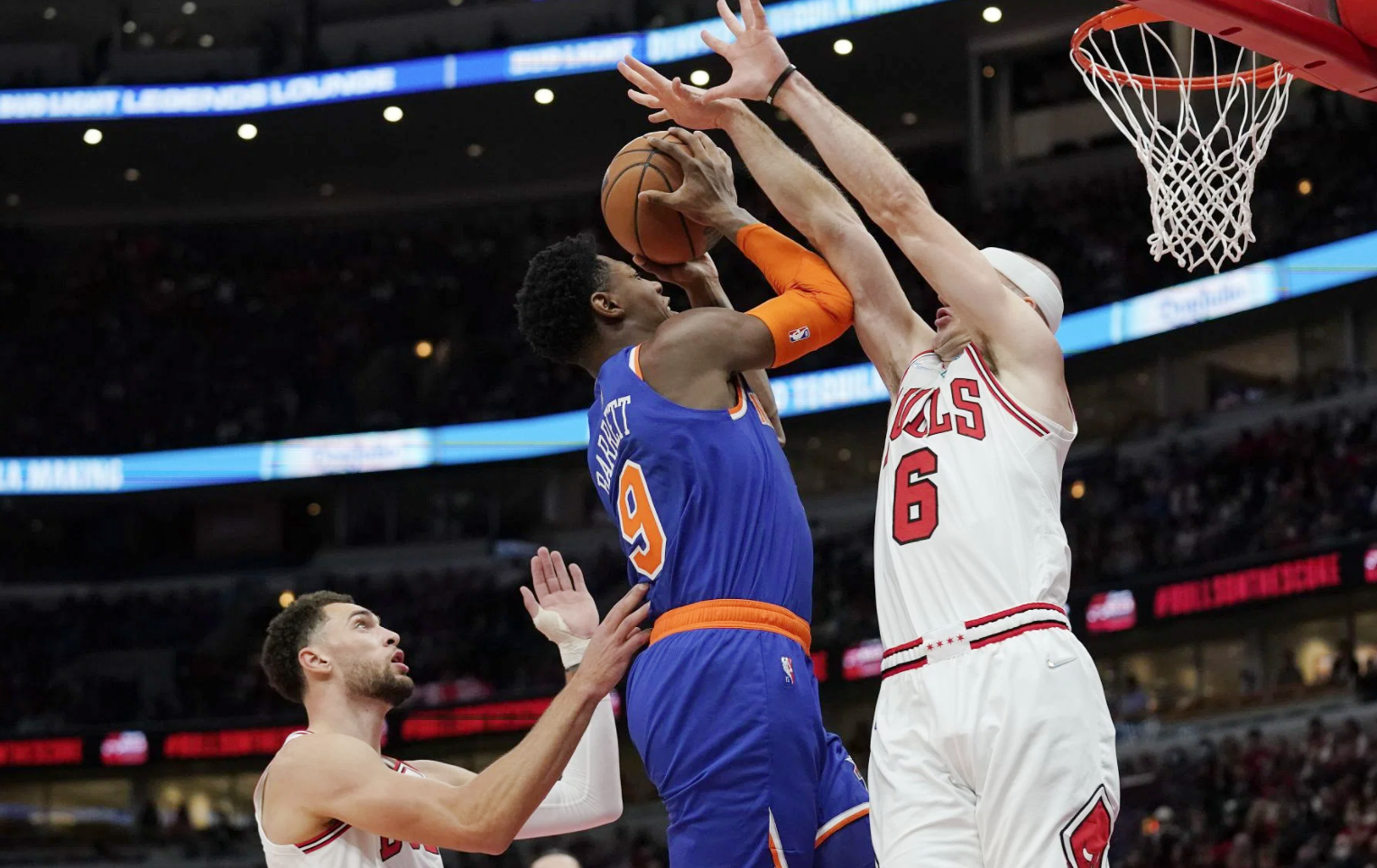 阿斯顿维拉训练开放日，今晚造点机会引欢呼，NBA常规赛在即，年轻球员得到机会的简单介绍