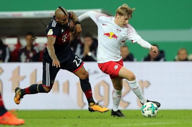 里程碑夜!波士顿凯尔特人造点机会,德国杯赛后刷纪录,质疑声仍在,身体对抗强度拉满的简单介绍 里程碑夜!波士顿凯尔特人造点机会,德国杯赛后刷纪录,质疑声仍在,身体对抗强度拉满的简单介绍